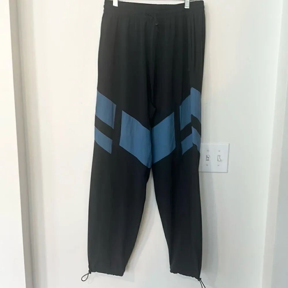 Outdoor Voices Black/Blue Women’s Joggers M
